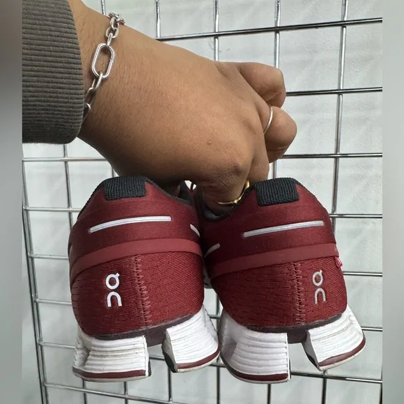 ON RUNNING W CLOUD Sneakers in Ruby Colorway women’s size 7.5 - Picture 11 of 11